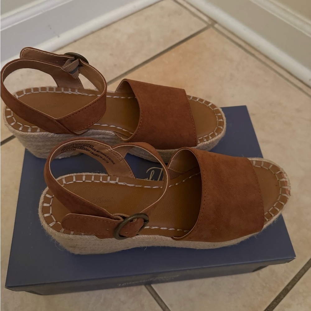 Universal Thread Women’s Platform Sandals - image 2
